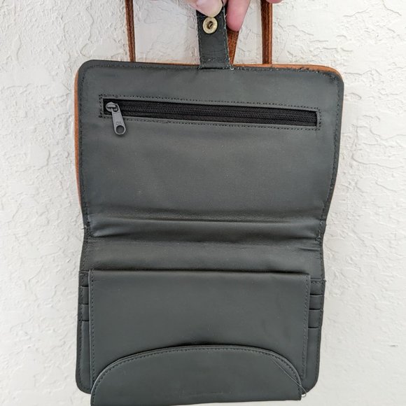 Leather Rosetti Multi Pocket Purse Hand Bag - Picture 5 of 6